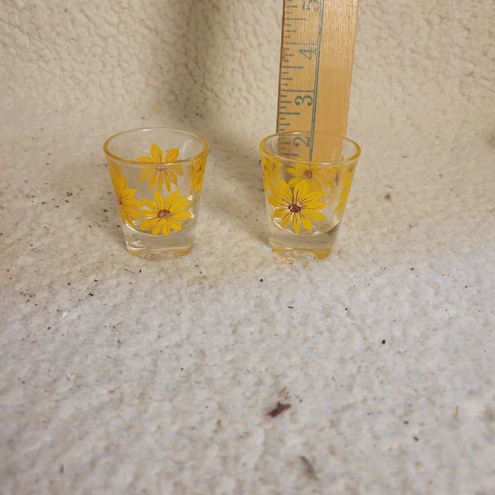 Vintage Shot Glasses Unisex OS Yellow Excellent Sunflower Floral Retro Set of 2